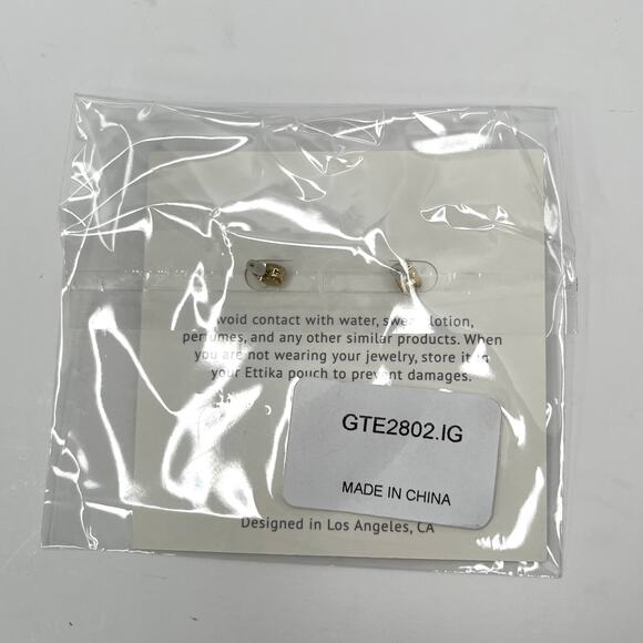 Ettika Fashion Jewelry Gold Flower Circle Post Pierced Earrings GTE2802 NWT - Picture 4 of 4